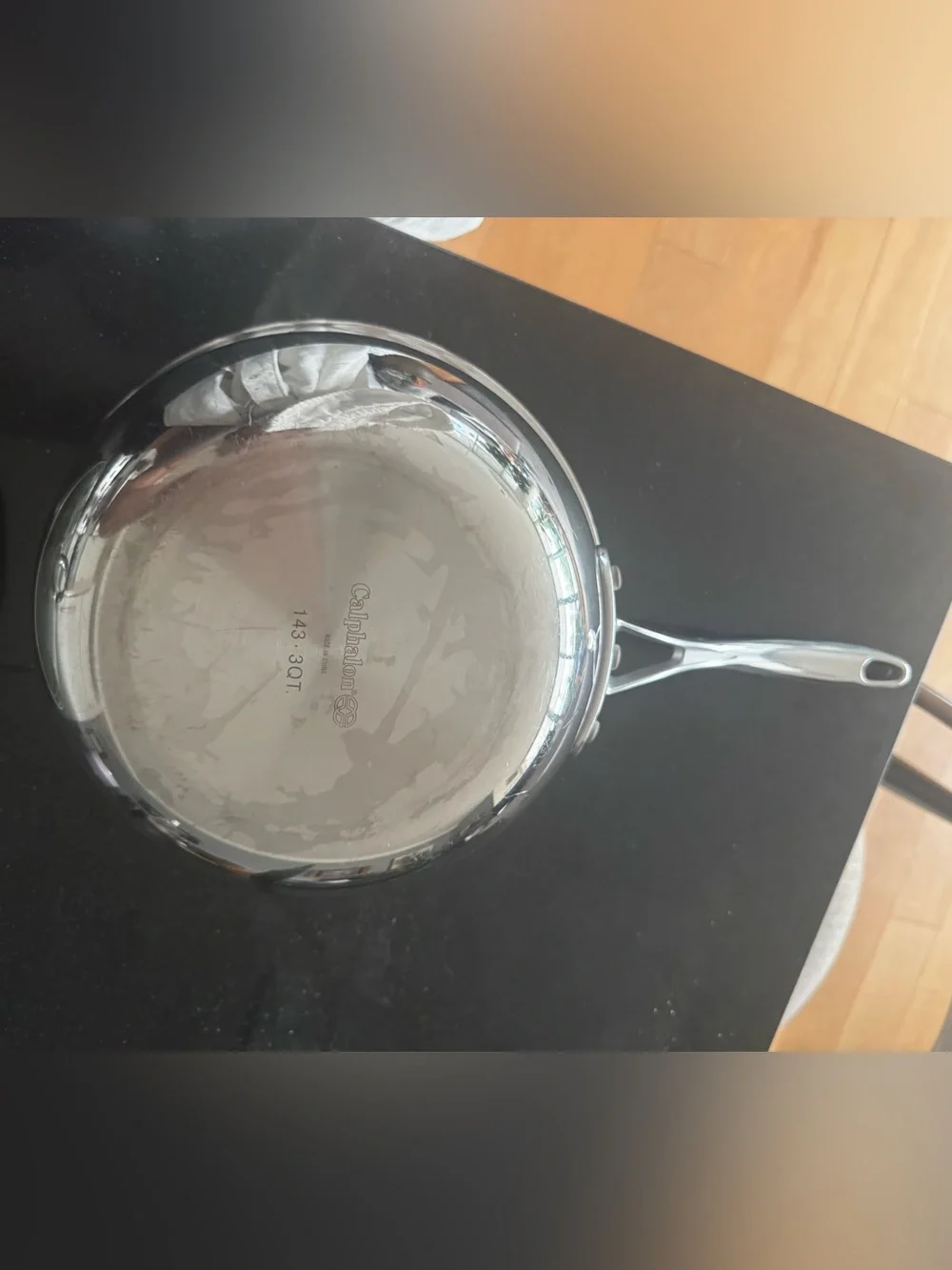 Calphalon 3Qt Sauce Pan with Long Handle with lid